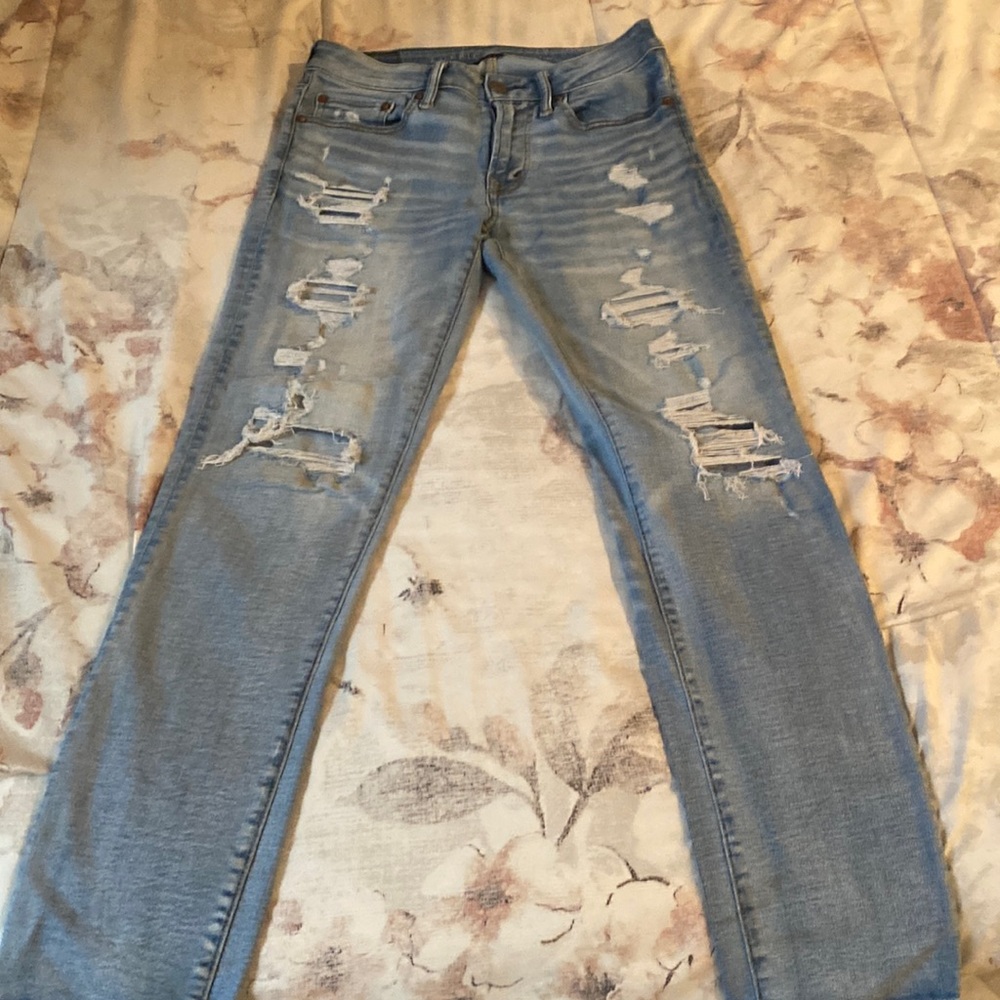 American Eagle Blue ripped Jean